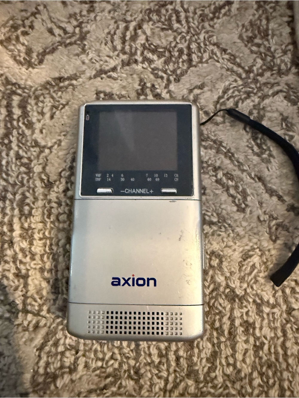 Vintage portable TV 5.6’ by 3’